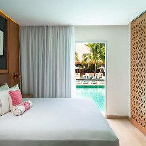 Suite de 1 Dormitorio y Cama King con Vistas a la Piscina
